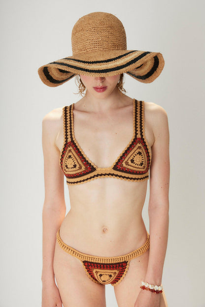 HAT in raffia